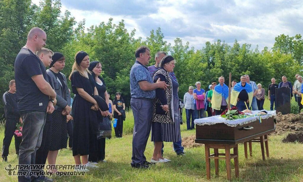 У громаді на Прилуччині попрощалися із військовим ЗСУ Володимиром Мильчиком