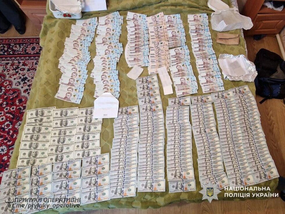 На Чернігівщині затримали учасників злочинної групи, які фіктивно працевлаштовували ухилянтів до закладів освіти