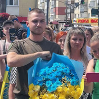Прилуцька громада зустріла військового Олексія Кузьменка, який 10 місяців пробув у російському полоні