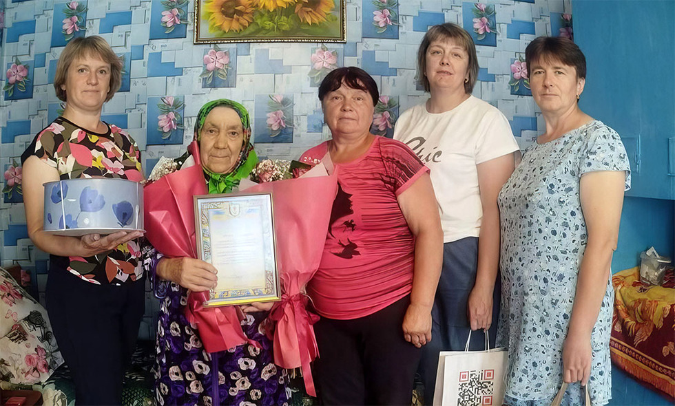 Має 3 дітей, 10 онуків, 11 правнуків і 1 праправнука: жителька села на Прилуччині відзначила 90-річчя