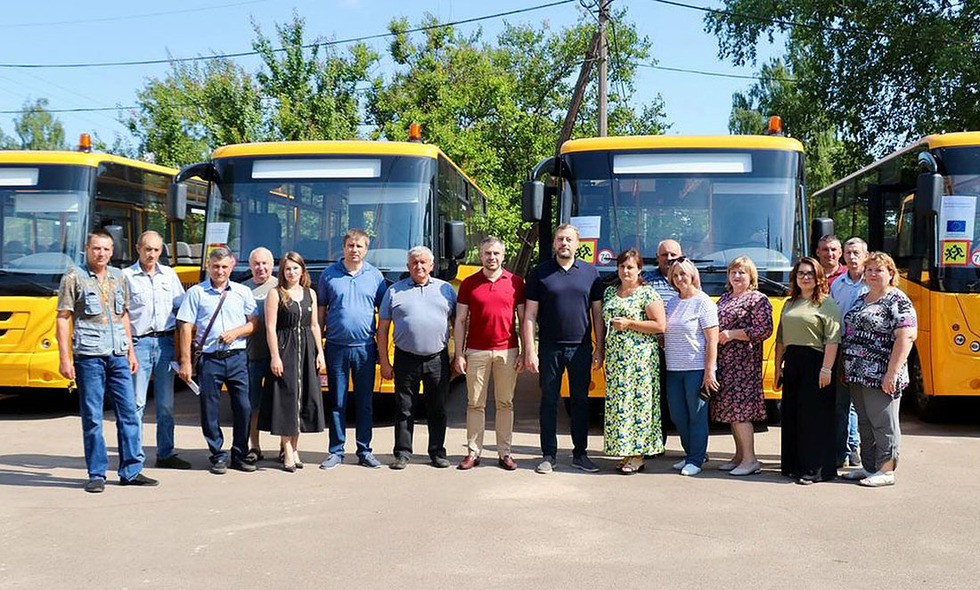 П’ять громад Чернігівщини отримали нові шкільні автобуси, придбані за кошти держсубвенції за співфінансування