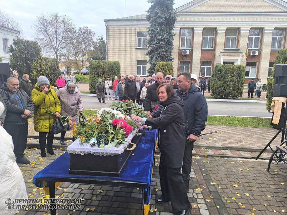 У громаді на Прилуччині попрощалися із загиблим військовим ЗСУ Олександром Дубовкою