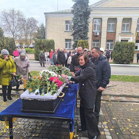 У громаді на Прилуччині попрощалися із загиблим військовим ЗСУ Олександром Дубовкою
