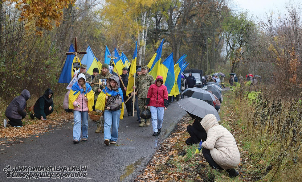 На Прилуччині провели в останню путь загиблого військового ЗСУ Сергія Мостового