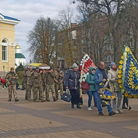 На Прилуччині провели в останню путь загиблого військового ЗСУ Геннадія Симоненка