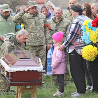 У громаді на Прилуччині провели в останню путь загиблого військового ЗСУ Вячеслава Гайдая
