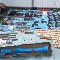 На Чернігівщині затримали військового у СЗЧ: зберігав вдома понад 6000 набоїв, вогнепальну зброю та боєприпаси