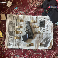 Судитимуть жителя Прилук, який незаконно зберігав зброю та наркотики