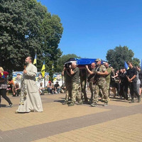 У Прилуках попрощалися із загиблим військовим ЗСУ Віктором Клевцовим