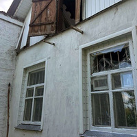 Втратив багато крові: у Прилуках внаслідок атаки РФ поранено літнього чоловіка