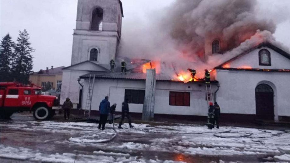 Ймовірно, необережне поводження з вогнем: чому у Журавці загорілася церква