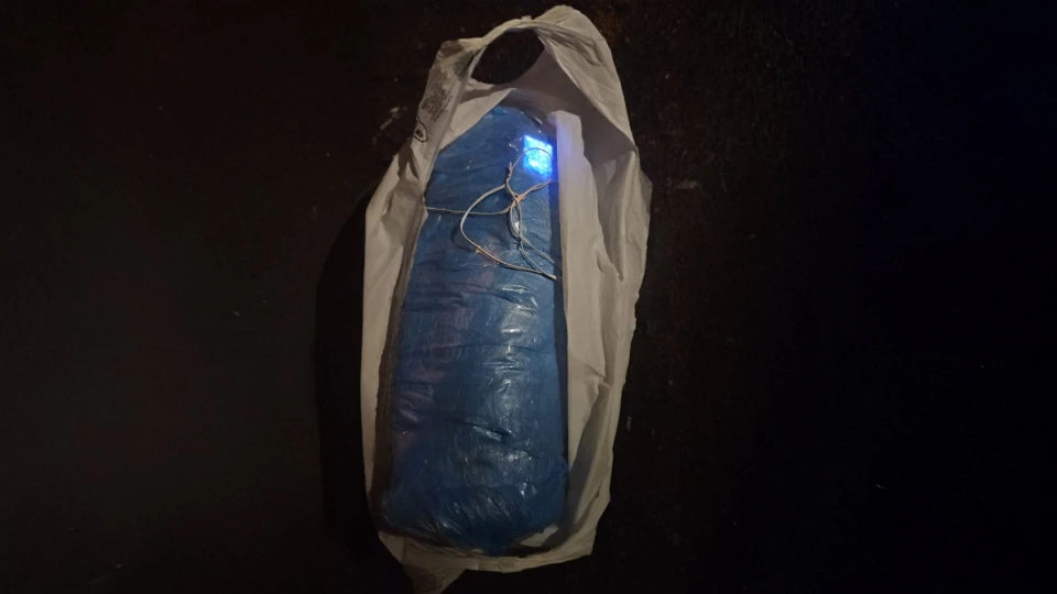 Замаскована вибухівка. Фото УСБУ в Чернігівській області